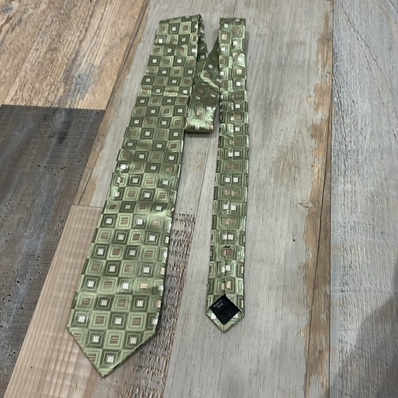 Michael Kors Men’s Green Geometric Squares Silk Necktie W3.5” L58” - Picture 7 of 7
